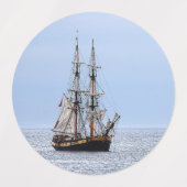 Nautical Fishing Boat Blue Skies ラベル (デザイン2)