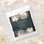 Nautical Navy White Floral Seaside Jungle Foliage フェイバーバッグ (クリップ留めされた状態)