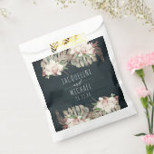 Nautical Navy White Floral Seaside Jungle Foliage フェイバーバッグ (封をした状態)