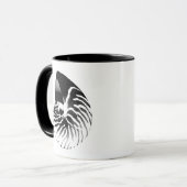 Nautilusシェル – 黒、灰色、白 マグカップ (正面左)