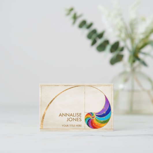 Nautilus Shell – 水彩チャクラ色 名刺 (スタンド正面)