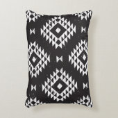Navajo Geometric:白黒Tribal. アクセントクッション (正面(垂直))