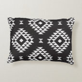 Navajo Geometric:白黒Tribal. アクセントクッション (裏面)