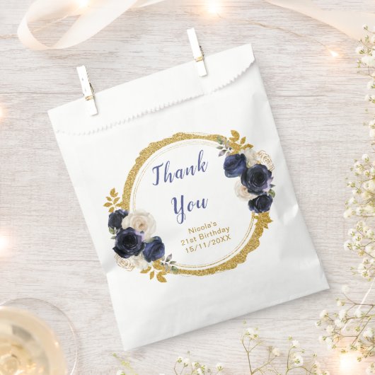 Navy Blue and Gold Elegant Flowers Birthday フェイバーバッグ (クリップ留めされた状態)