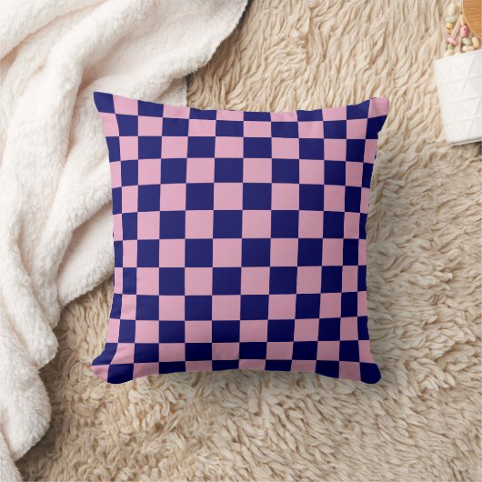 Navy Blue and Light Pink Checkerboard Pattern クッション (ブランケット)