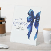 Navy Blue Bow Bridal Shower Favors 台座サイン (インサイチュ)