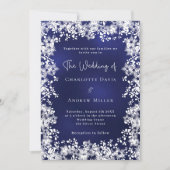 Navy blue snowflakes winter wedding QR code RSVP 招待状 (正面)