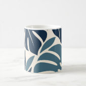 Navy Blue Tropical Leaf Silhouette コーヒーマグカップ (中央)