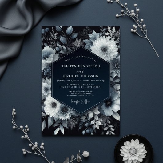 Navy Floral Moody Romance Wedding 招待状