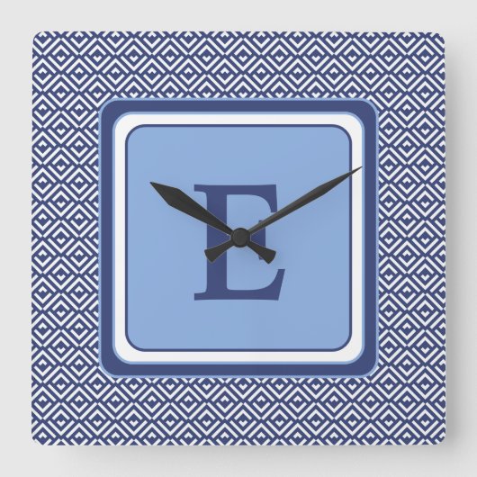 Navy Geometric Chevron Monogram Design スクエア壁時計 (正面)