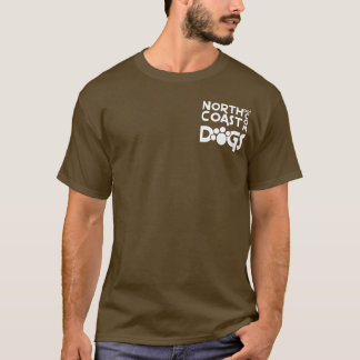 NCDの小型のロゴ-暗闇の白 Tシャツ