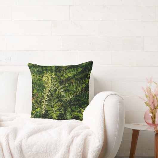 Necklace Pod Welcomes Spring Throw Pillow クッション (ソファ)
