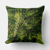 Necklace Pod Welcomes Spring Throw Pillow クッション (正面)