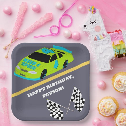 Need 4スピードレースカーボーイズ4th誕生日パーティー ペーパープレート (パーティー)