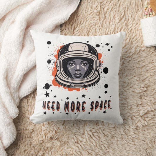 Need More Space – Astronaut Throw Pillow クッション (ブランケット)
