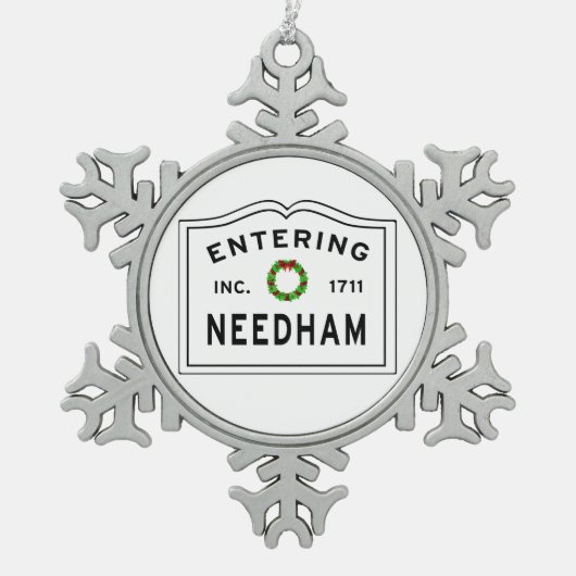 Needham Massachusettsに入学 スノーフレークピューターオーナメント (正面)