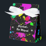 Neon, Faux Glow in the Dark, Bat Mitzvah, Custom フェイバーボックス<br><div class="desc">鮮やかなネオンのペイントの輝きを持つ美しい愛用箱。キラキラ輝く星がこの素敵な箱に輝きと釉薬を加える。バット/バーMitzvah、スウィートシグネックスまたは任意のセレブレーションに最適。お気に入りのフォントと色を選択弓は紫色の黒またはピンクに変更することができる。暗闇の中で実際のネオンまたは輝いていない</div>