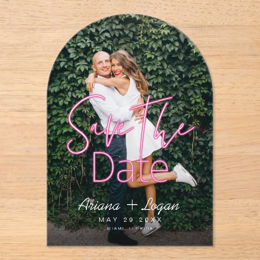 Neon Pinkスクリプモダント写真Save the Date アクリル招待状 (正面)