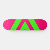 Neon Pink & Green Zigzag Skateboard – Customizable スケートボード (横)