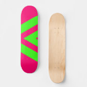 Neon Pink & Green Zigzag Skateboard – Customizable スケートボード (正面)