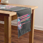 Neon Sakura Glitch – Futuristisches Blumenmuster ショートテーブルランナー (インサイチュ)