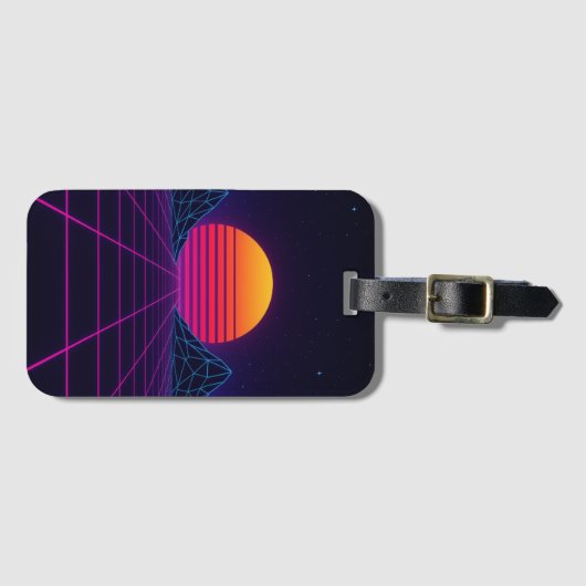 Neon Sunset Grid – Retro-Futuristic Synthwave Stic ラゲッジタグ (正面横)
