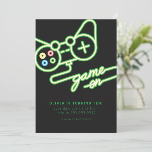 Neon Video Game Birthday Invitation 招待状 (スタンド正面)