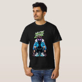 NEON ZONE – Cyberpunk Chill Crew Graphic T-Shirt Tシャツ (正面フル)