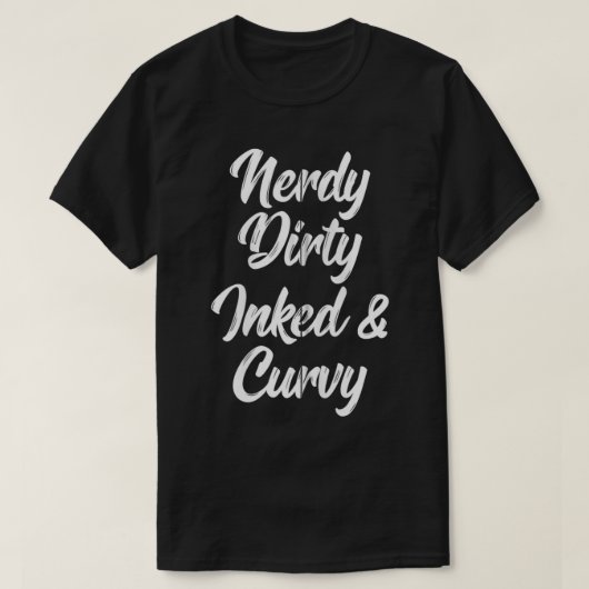 Nerdy Dirty Inked & Curvy読's Lovers Tattoo Cu Tシャツ (デザイン正面)