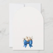 Nesting Bird Blue Bow Baby Shower Invitation 招待状 (裏面)