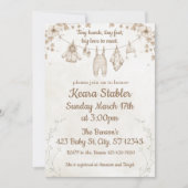 Neutral Baby Shower Tiny Hands, Tiny Feet 招待状 (正面)