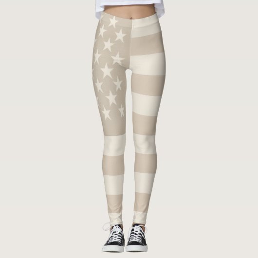 Neutral Beige, Tan, & White American Flag Earthy  レギンス (正面)
