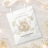 Neutral Bunny & Floral Teapot Baby Shower フェイバーバッグ (クリップ留めされた状態)