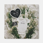 Neutral Floral Pregnancy Announcement keepsake  マグネット (正面)