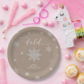 Neutral Magical Winter Snowflake Baby Shower ペーパープレート (パーティー)