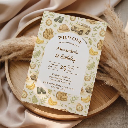 Neutral Safari Animals Wild One First Birthday 招待状