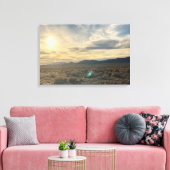 Nevada Desert Sunset – Golden Sky Over Horizon キャンバスプリント (インサイチュ (リビング))