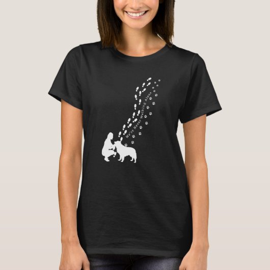 Never歩く単独犬のオーナーアイディアのための女性&犬 Tシャツ (正面)
