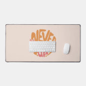 Never 与え Up – 日々ピンクとオレンジやる気を起こさせる デスクマット (キーボード&マウス)