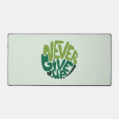 Never 与え Up - Green 前向き Handレタリング デスクマット (正面)