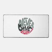 Never 与え Up - Upliftingインスパイア's White デスクマット (正面)