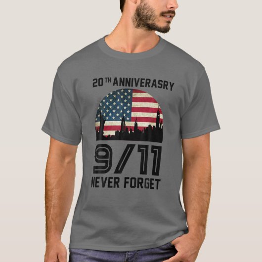 Never 忘れ Patriotic 911 American国旗のヴィンテージ Tシャツ (正面)