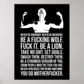 Never Be Ordinary – 女性フィットネス やる気を起こさせる ポスター (正面)