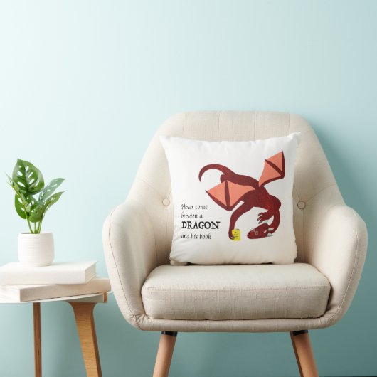 Never come between a dragon and his book クッション (椅子)