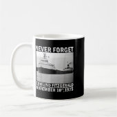 Never Forget – Edmund Fitzgerald Memorial Tee Nov. コーヒーマグカップ (左)