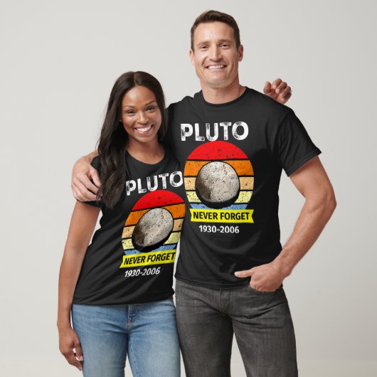 Never Forget Pluto Funny space Science Retro Astro Tシャツ (ユニセックス)