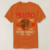 Never Forget Pluto Tシャツ (デザイン正面)