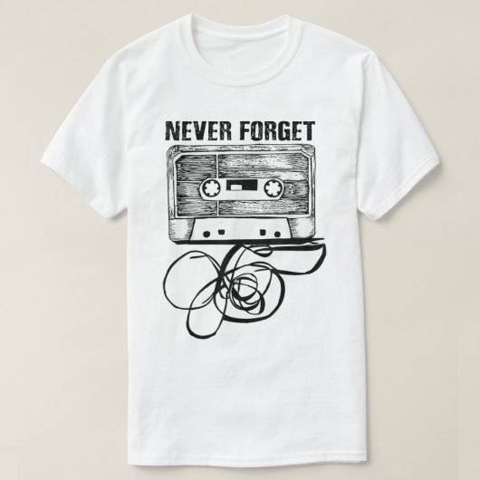 Never Forget Retro Cassette Tape Tシャツ (デザイン正面)