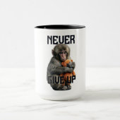 Never Give Up - Resilient Baby Monkey with Teddy B マグカップ (中央)