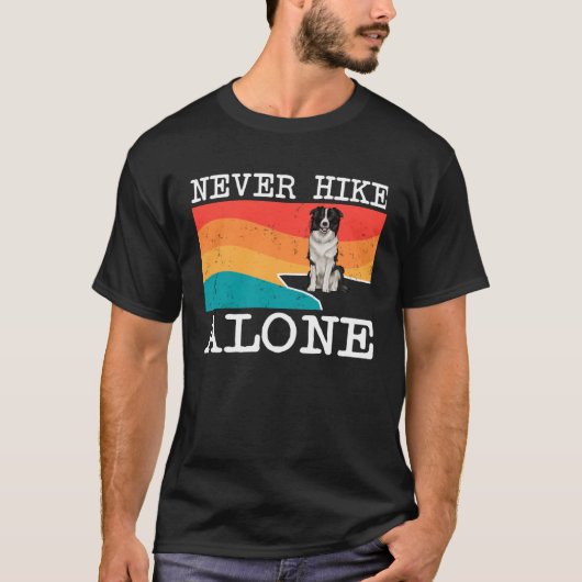 Never Hike Alone 縁ど Collie Graphic Hiking Tシャツ (正面)
